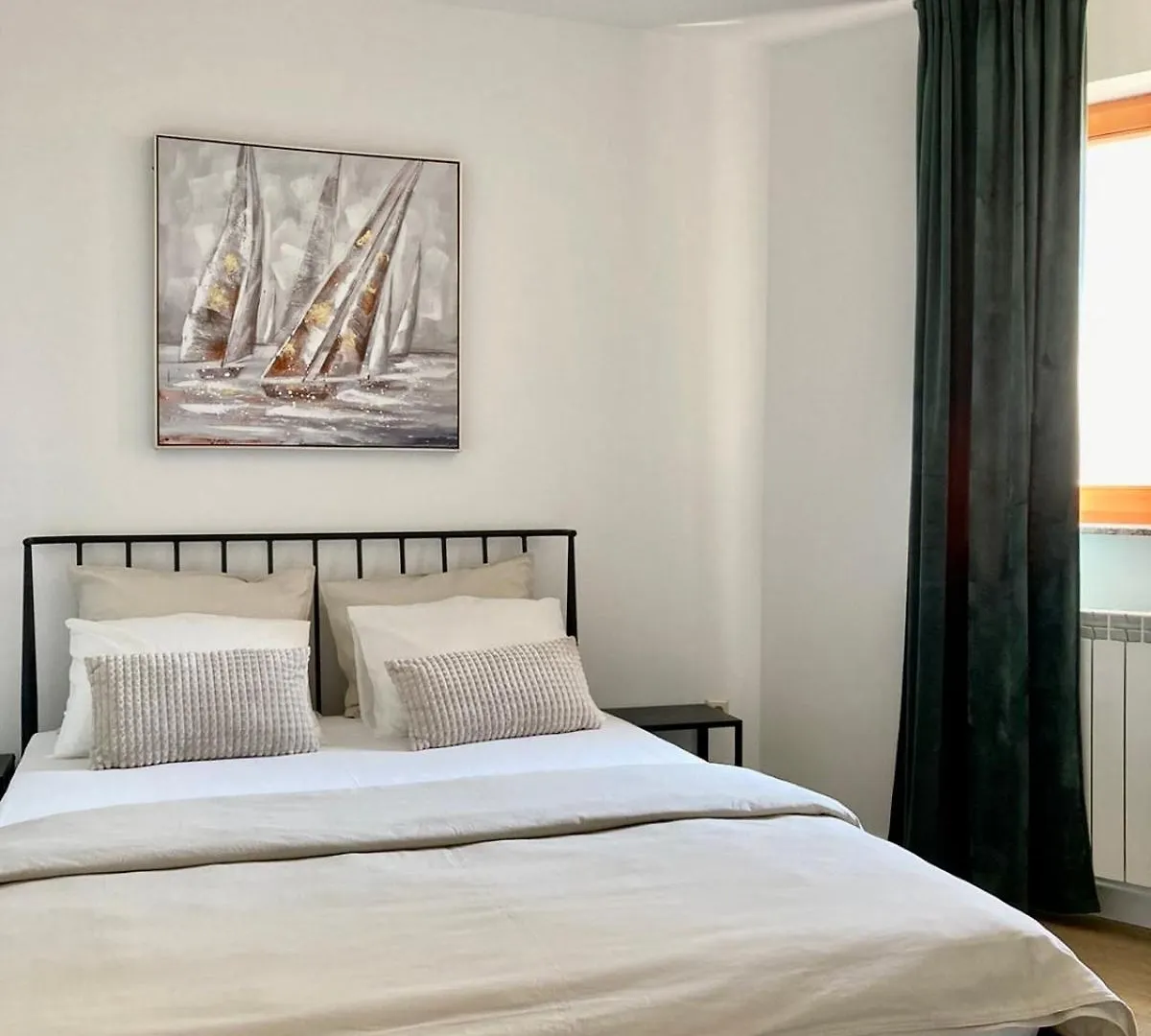 Apartments Luxury A&D Njivice 0*,