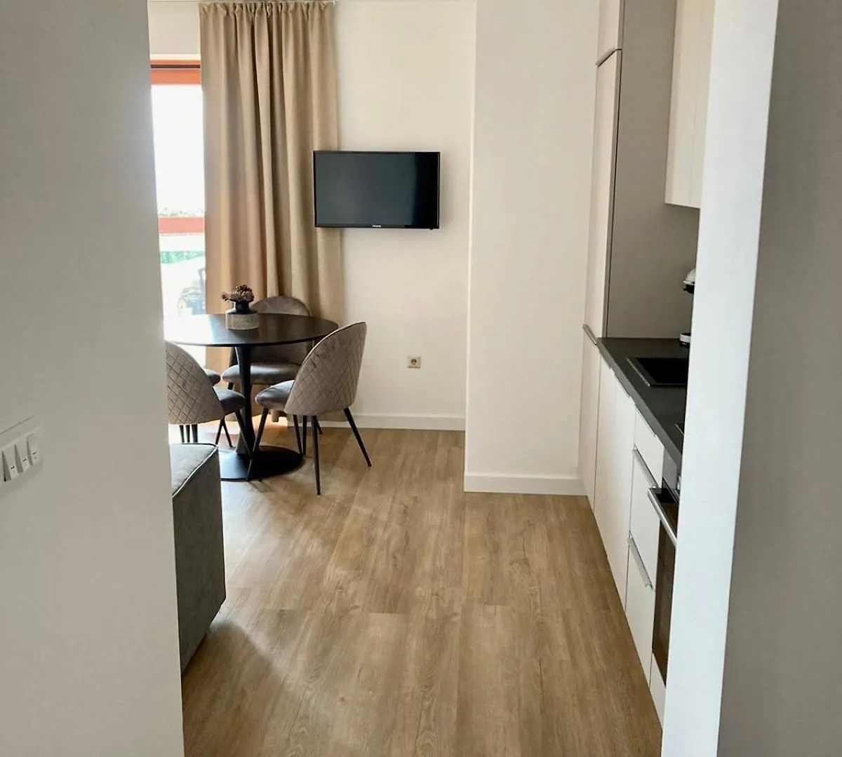 Apartments Luxury A&D Njivice 0*,